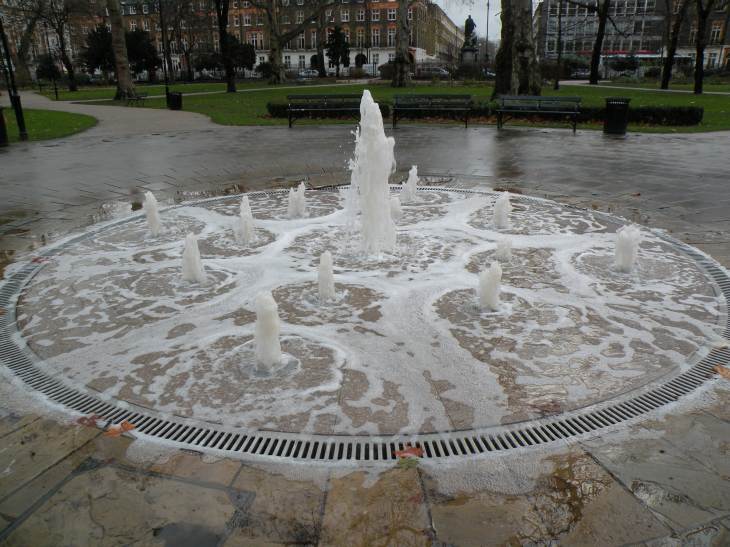  jets d'eau dans Russel Square